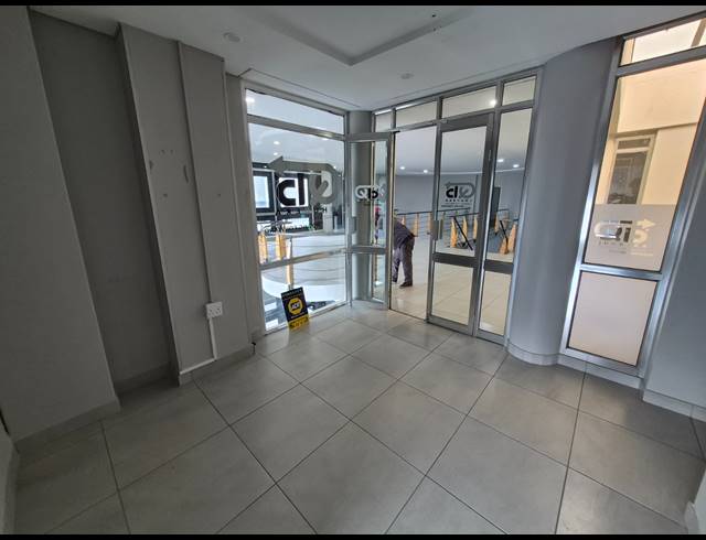 136M² OFFICE TO LET IN SUNNINGHILL